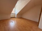 Charmante Dachgeschosswohnung mit Südbalkon – ideale Kapitalanlage oder perfektes Zuhause für Singles - Schlafzimmer