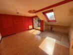 Charmante Dachgeschosswohnung mit Südbalkon – ideale Kapitalanlage oder perfektes Zuhause für Singles - Wohnbereich