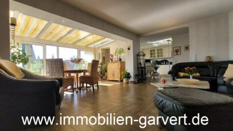 Erdgeschoss! Schöne 3-Zimmer Wohnung im 2-Familienhaus, Wintergarten, Garten, Garage, in Groß Reken, 48734 Reken, Wohnung