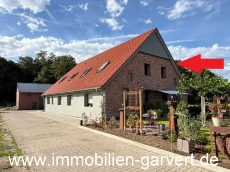Modernes Wohnen im Außenbereich! Dachgeschoss 3-Zimmer-Wohnung mit Garten, frisch saniert!, 46325 Borken, Wohnung