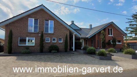 Im Außenbereich! 2 moderne Doppelhaushälften in Heiden, Garagen, Photovoltaik, großes Grundstück!, 46359 Heiden, Zweifamilienhaus