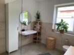 Vermietung - Moderne Erdgeschoss-Wohnung mit Terrasse und Garten in einem 3-Familienhaus in Borken - Bad