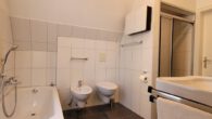 Einfamilienhaus über 60 trumpft auf! Gepflegt. Geräumig. Keller. Garage. Garten satt. Ruhig in Oeding - Bad DG