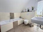 Vermietung -Doppelhaushälfte mit Terrasse und Garten in ruhiger, zentraler Lage von Raesfeld - Badezimmer