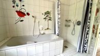 Zweifamilienhaus mit Garten, Balkon und Doppelgarage in Borken-Marbeck - EG-Bad