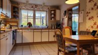 Familiendomizil! Schönes Einfamilienhaus mit Garten und Garage, zentrumsnah in Borken-Weseke - Küche
