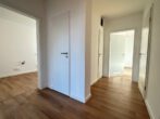 Kapitalanlage oder selbst einziehen! Renovierte 3-Zimmer-Wohnung, Balkon, 2. OG, Garage, ruhige Lage in Borken - Flur
