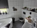 Zweifamilienhaus mit Doppel-Carport, Garage und Garten in Borken-Burlo - Erbbaurechtsgrundstück - OG Bad