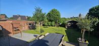 Renoviert mit Charme! Großzügiges Einfamilienhaus mit Garten, Balkon, Garage. Ruhige Lage in Ramsdorf - Garten