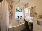 Charmante 3-Zimmer Erdgeschosswohnung mit eigenem Garten, Aufzug und Schwimmbad in Borken - Bad