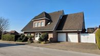 Mit Einliegerwohnung! Großes Einfamilienhaus mit Sommergarten, Doppelgarage, ruhig in Heiden - Ansicht
